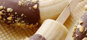 pops de banana e chocolate