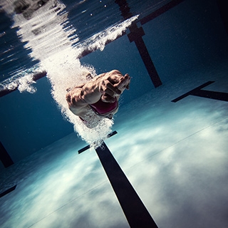 Holmes Place | Man Swimming